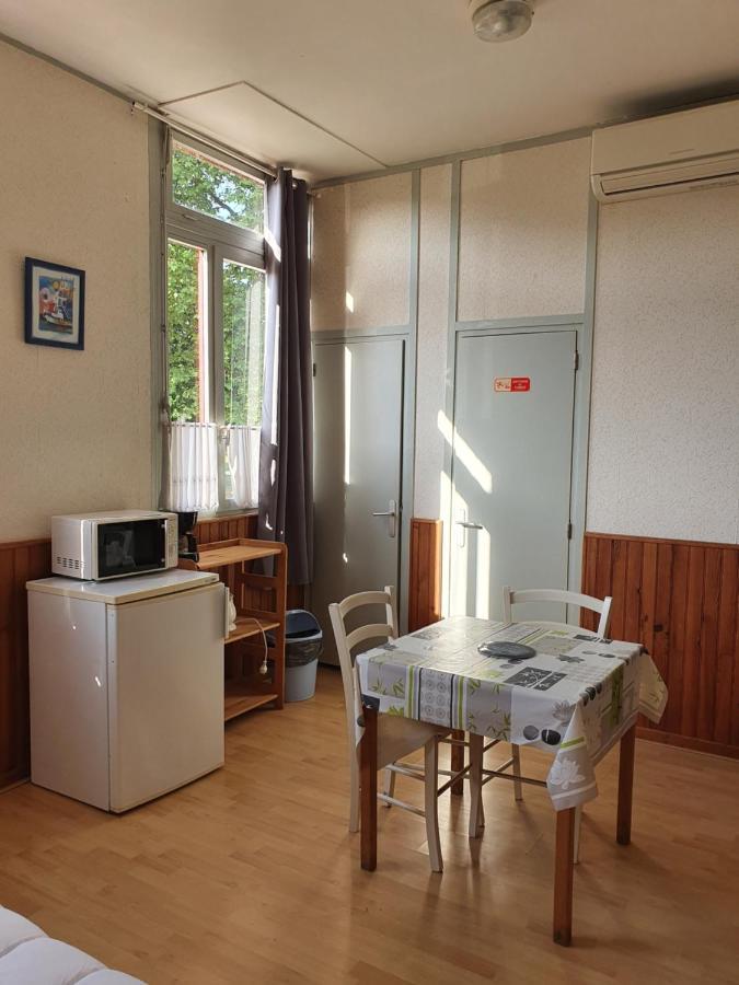 Camping Des 2 Rives- Chambres Etang-sur-Arroux Εξωτερικό φωτογραφία